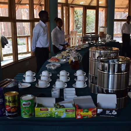 Roika Tarangire Tented Lodge Kwa Kuchinia Bagian luar foto