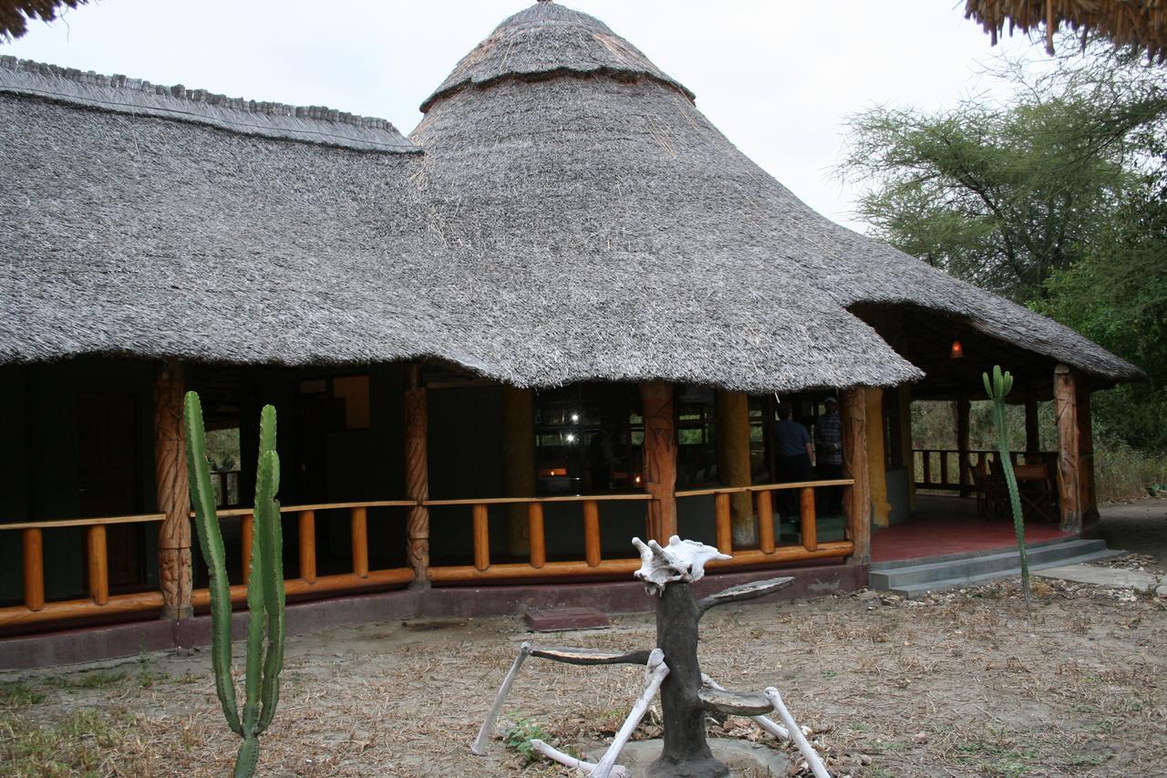 Roika Tarangire Tented Lodge Kwa Kuchinia Bagian luar foto