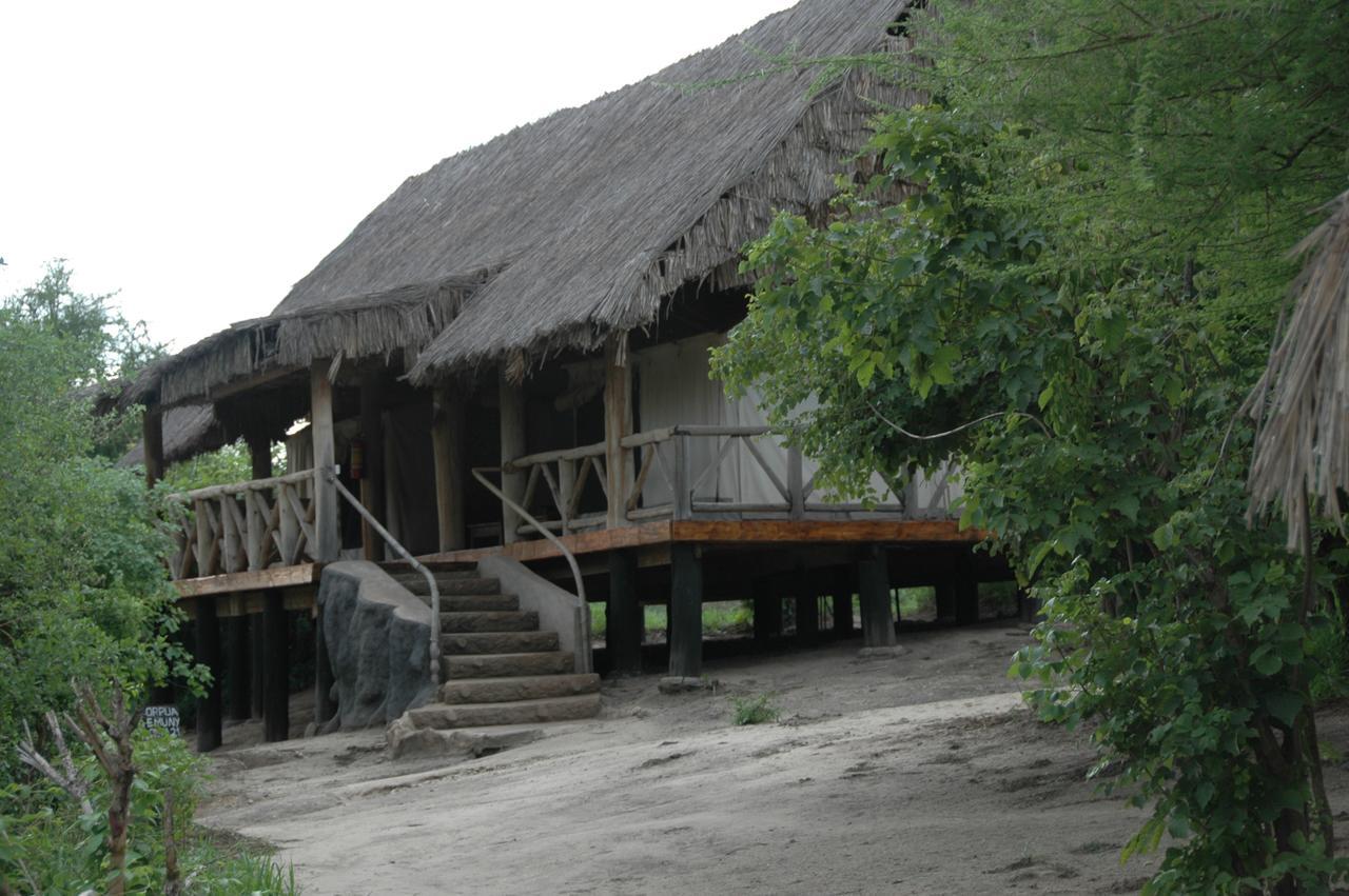 Roika Tarangire Tented Lodge Kwa Kuchinia Bagian luar foto