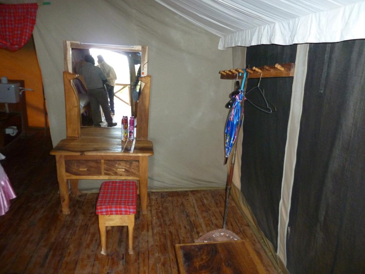 Roika Tarangire Tented Lodge Kwa Kuchinia Bagian luar foto